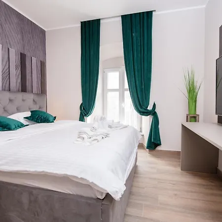 Deluxe Apartments&rooms Revis *