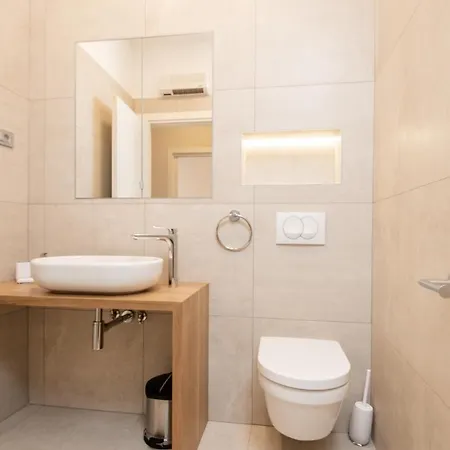 Deluxe & Revis Rijeka