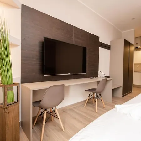 Deluxe & Revis Apartament