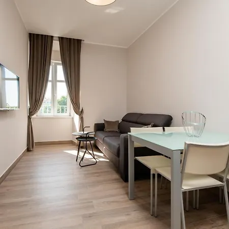 Deluxe & Revis * Rijeka